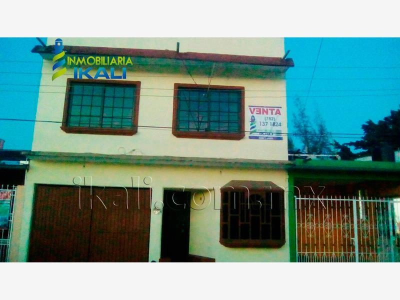 Foto 0 de Casa en venta en Infonavit Camioneros, Coatzintla, Veracruz de Ignacio de la Llave | ID mx17-dt9708 | Nocnok