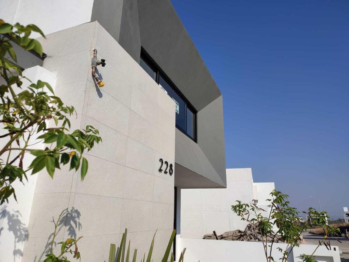 Foto 0 de Casa en venta en Bosques Tres Marias, Morelia, Michoacán de Ocampo | ID mx23-og7099 | Nocnok