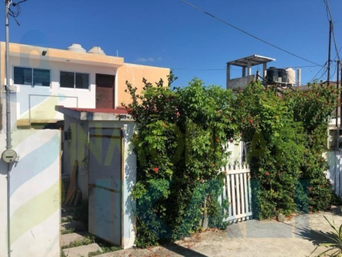 Foto 0 de Casa en venta en Tenechaco INFONAVIT, Tuxpan, Veracruz de Ignacio de la Llave | ID mx24-pz1371 | Nocnok