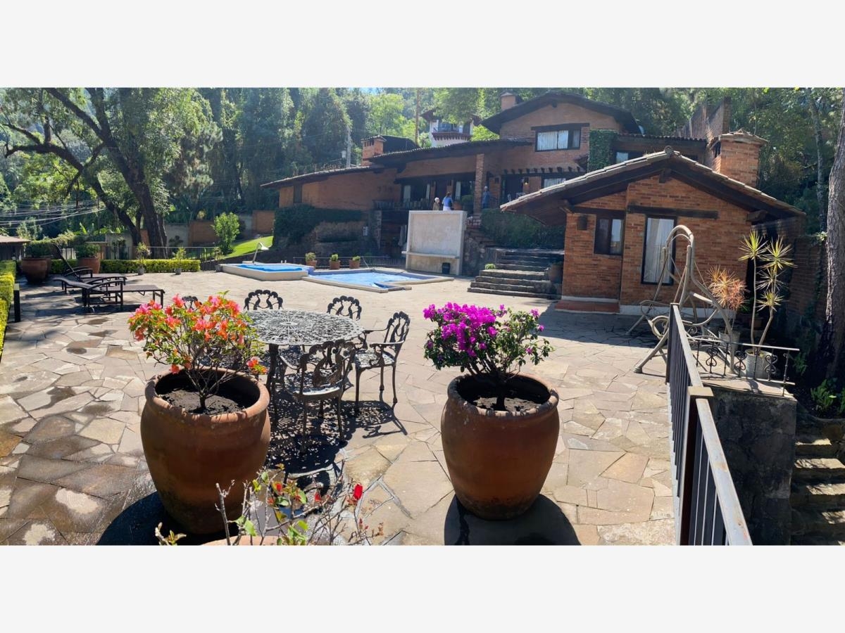 Foto 0 de Casa en venta en Avandaro, Valle de Bravo, México | ID mx24-qd8650 | Nocnok