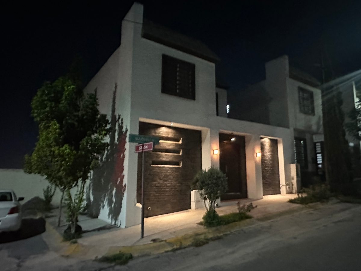 Foto 0 de Casa en venta en Portal de Asturias, Saltillo, Coahuila de Zaragoza | ID mx24-kp9063 | Nocnok