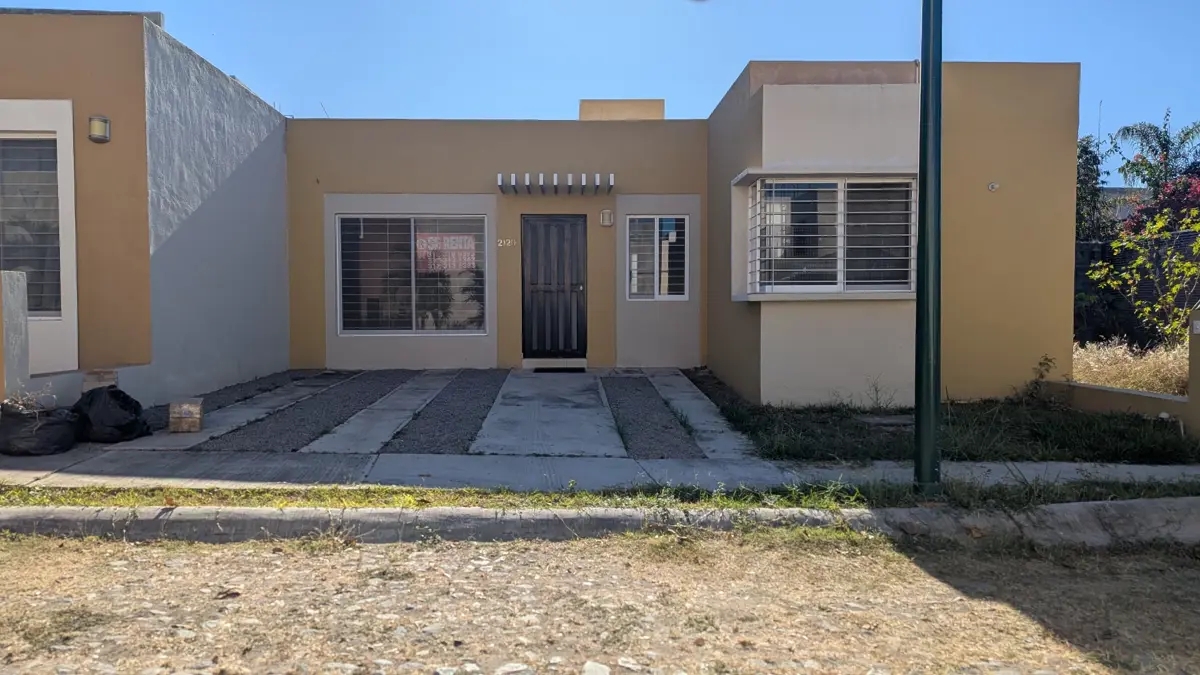 Foto 0 de Casa en renta en Residencial Santa María, Colima, Colima | ID mx22-nq2623 | Nocnok