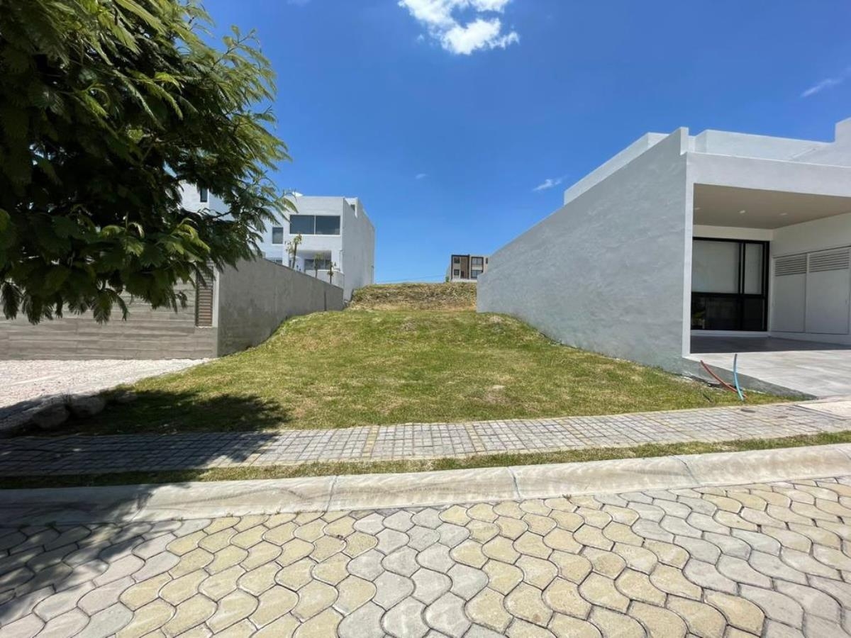 Foto 0 de Terreno en venta en Lomas de Angelópolis, San Andrés Cholula, Puebla | ID mx24-yq2470 | Nocnok