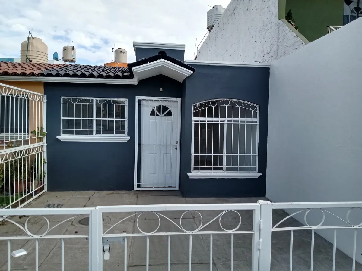 Foto 0 de Casa en renta en Villa Fontana, San Pedro Tlaquepaque, Jalisco | ID mx25-he6329 | Nocnok