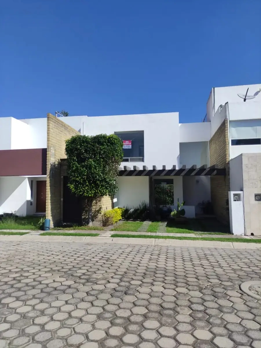 Foto 0 de Casa en renta en Zerezotla, San Pedro Cholula, Puebla | ID mx25-dl10014 | Nocnok