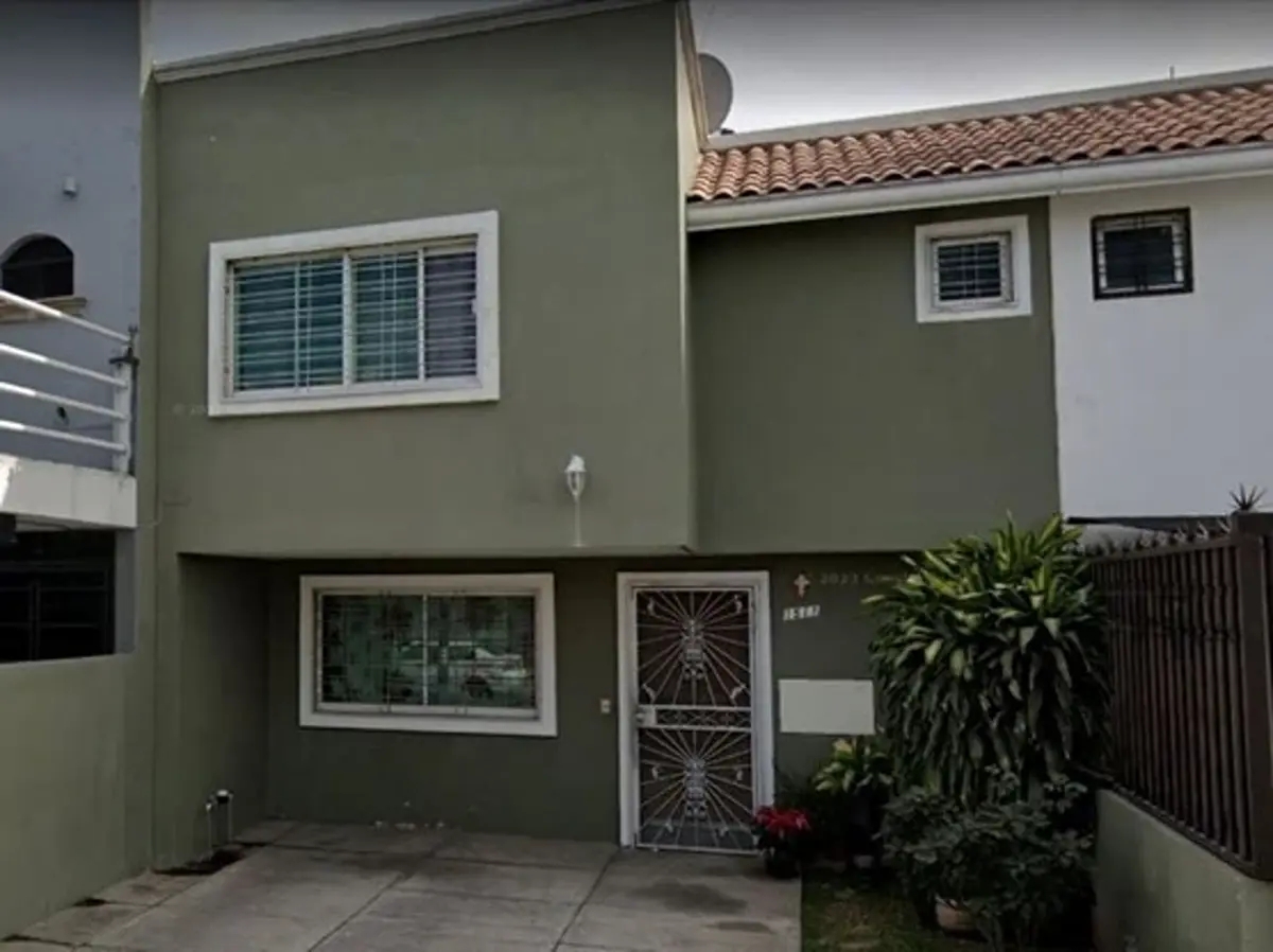 Foto 0 de VENTA DE FABULOSA CASA EN AV MAGNOLIAS ZAPOPAN JALISCO | ID mx25-uw10078 | Nocnok