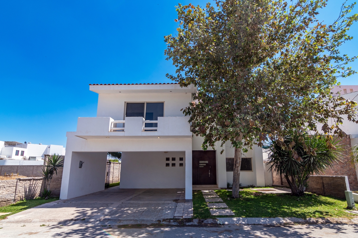 Foto 0 de Casa en Venta en Club de Golf Los Azulejos, Torreón - Oportunidad de Inversión | ID mx25-ub10034 | Nocnok