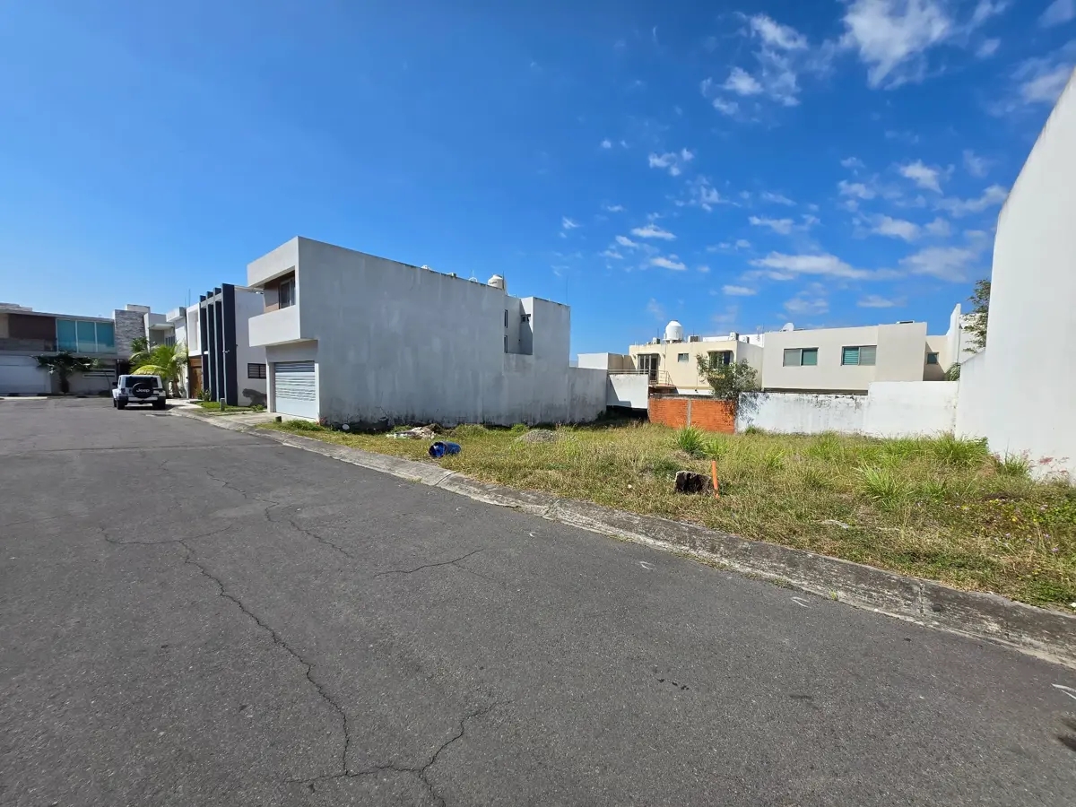 Foto 0 de Terreno en el Fraccionamiento Las Lomas Residencial Veracruz | ID mx25-vw10016 | Nocnok