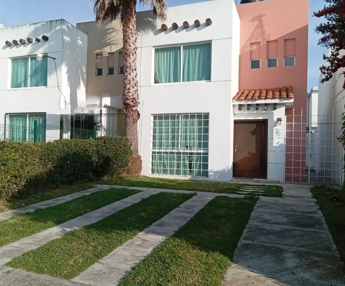 Foto 0 de Casa en Venta Fraccionamiento Bonanza a 10 minutos del puente de Metepec | ID mx25-ro10056 | Nocnok