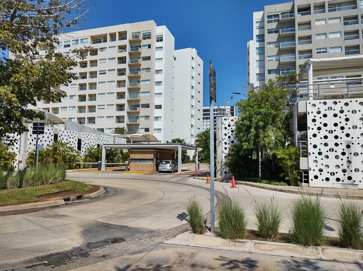Foto 0 de Departamento en venta con 1 recamara. Equipado. Torre Oceana Via Montejo | ID mx25-yu10009 | Nocnok