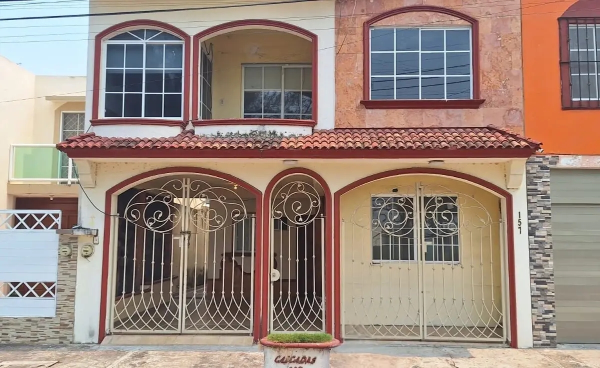 Foto 0 de Casa en Renta de 4 Recámaras en Laguna Real, Veracruz – Amplios Espacios | ID mx25-uz10285 | Nocnok