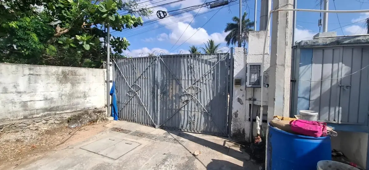 Foto 0 de RENTA MUY AMPLIA PROPIEDAD  EN EL ROBLE AGRICOLA, MERIDA YUCATAN. | ID mx25-hd10178 | Nocnok