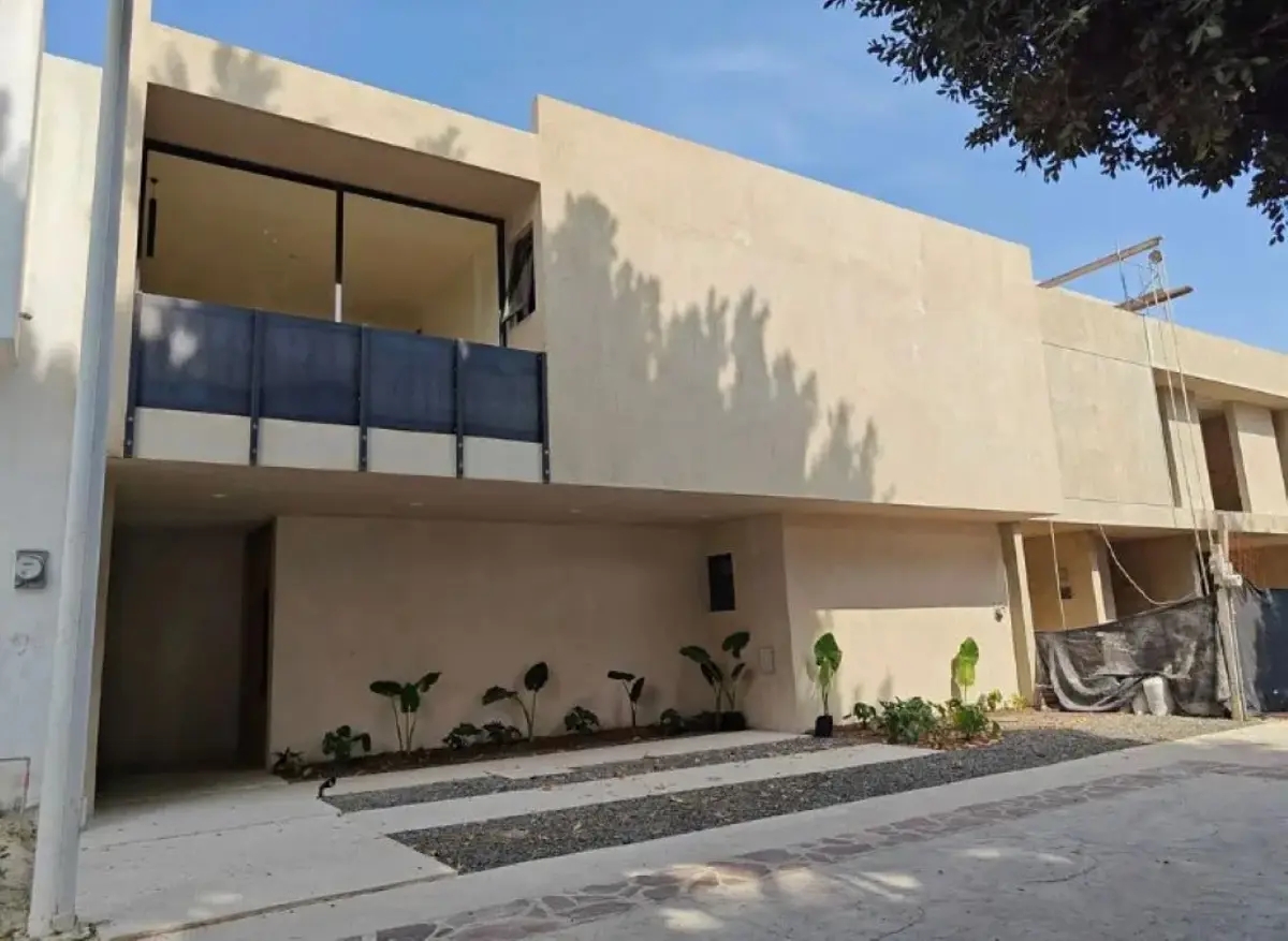 Foto 0 de CASA EN COTO A DIEZ MINUTOS DE PLAZA GALERIAS, ZAPOAN | ID mx25-uo10040 | Nocnok