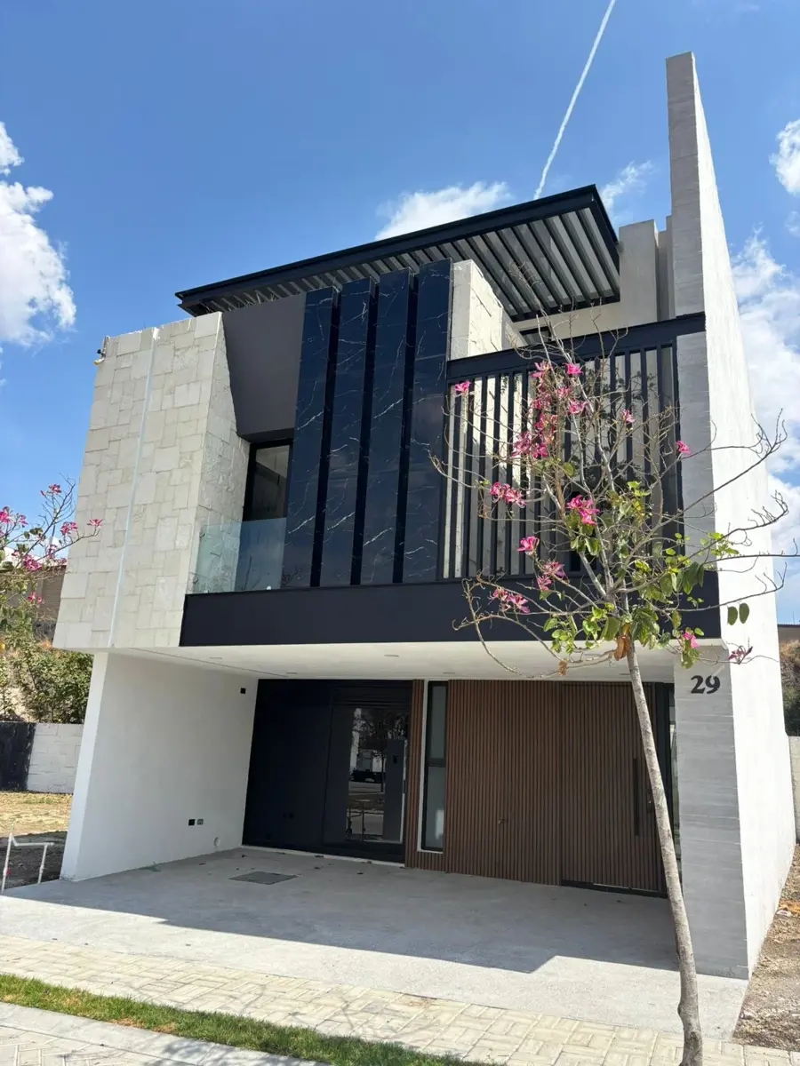 Foto 0 de Casa en Venta en Lomas de Angelópolis ALVEA 29, Conjunto Cerrado, Roof Garden y Amenidades | ID mx25-dw10026 | Nocnok