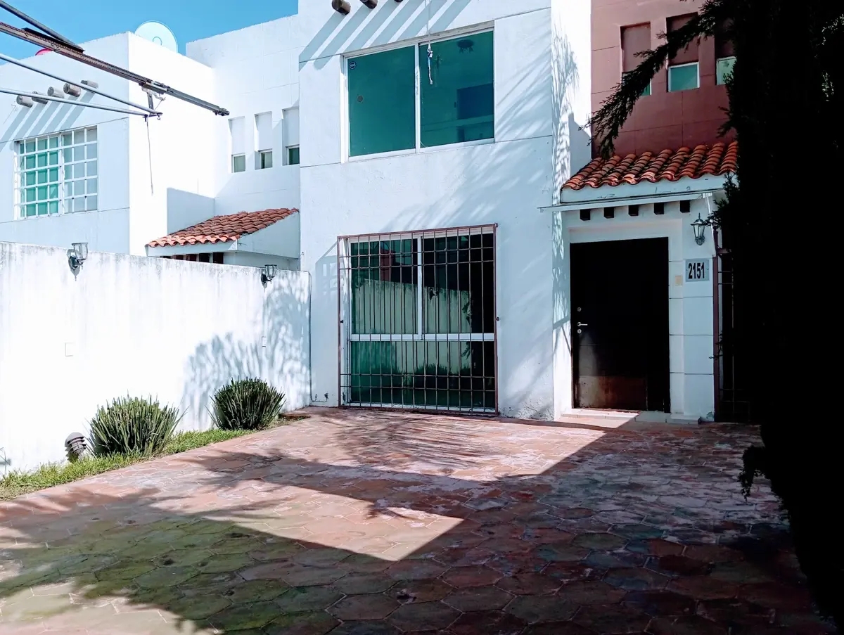 Foto 0 de Casa en renta en Fraccionamiento Bonanza a 15 minutos de Galerías Metepec | ID nn-ro1000108 | Nocnok