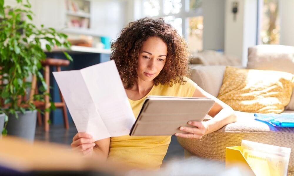 ¿Qué documentos presentar en la notaría al comprar inmueble?