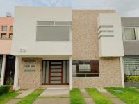 Casa en venta en Santa Cruz Otzacatipan, Toluca, México