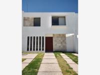Casa en Venta en Comunidad Cerrada, San Luis Potosí - Circuito Villa Verde