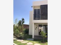 Casa amueblada en renta en Xochitepec con alberca y cancha de tenis