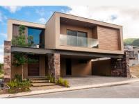 Casa en venta en Castaños del Vergel, Monterrey, Nuevo León Casa en venta en Castaños del Vergel, Monterrey, Nuevo León