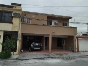 Casa en renta en Azteca, Guadalupe, Nuevo León