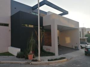 Casa en venta en Ejidal Ocolusen, Morelia, Michoacán de Ocampo Casa en venta en Ejidal Ocolusen, Morelia, Michoacán de Ocampo