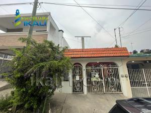 Casa en venta en INFONAVIT Tulipanes, Tuxpan, Veracruz de Ignacio de la Llave