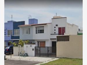 Casa en venta en Santuarios del Cerrito, Corregidora, Querétaro