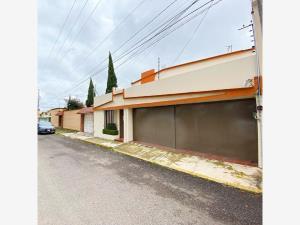Casa en venta en Pilares, Metepec, México
