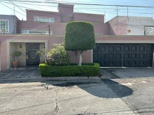 Casa en venta en Lomas de Tecamachalco, Naucalpan de Juárez, México