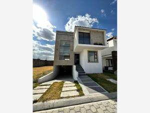Casa en venta en Condado del Valle, Metepec, México
