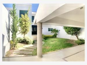 Casa en venta en Porta Fontana, León, Guanajuato
