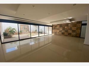 Casa en venta en Porta Fontana, León, Guanajuato