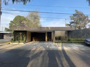 Pedregal, Venta de casa en Boulevard de la Luz. Pedregal, Venta de casa en Boulevard de la Luz.