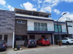 Casa en venta en Santiago Xicohtenco, San Andrés Cholula, Puebla Casa en venta en Santiago Xicohtenco, San Andrés Cholula, Puebla