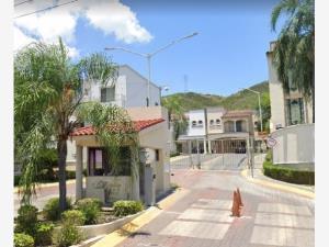 Casa en remate en Haciendas de la Sierra, San Pedro Garza García, Nuevo León