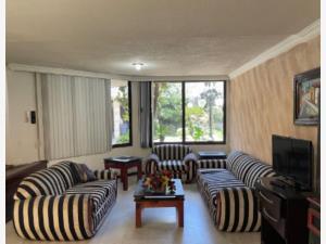 Casa en venta en Ciudad Satelite, Naucalpan de Juárez, México