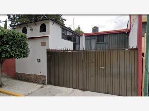Casa en venta en Jardines de San Mateo, Naucalpan de Juárez, México