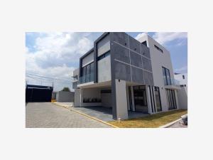 Casa en venta en San Bernardino Tlaxcalancingo, San Andrés Cholula, Puebla