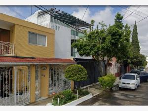 Casa en venta en Jardines Alcalde, Guadalajara, Jalisco