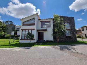 Casa en venta en San Cristobal Tepontla, San Pedro Cholula, Puebla Casa en venta en San Cristobal Tepontla, San Pedro Cholula, Puebla