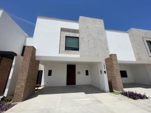 Casa en venta en La Rioja Residencial, Torreón, Coahuila de Zaragoza Casa en venta en La Rioja Residencial, Torreón, Coahuila de Zaragoza