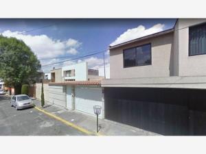 Casa en venta en Boulevares, Naucalpan de Juárez, México