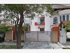 Casa en venta en Marina Vallarta, Puerto Vallarta, Jalisco Casa en venta en Marina Vallarta, Puerto Vallarta, Jalisco
