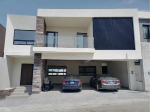 Casa en venta en Bosques de las Misiones Sector Encino, Santiago, Nuevo León