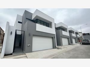 Casa en venta en Hacienda Agua Caliente, Tijuana, Baja California