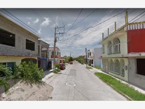 Casa en remate en Infonavit, Comalcalco, Tabasco