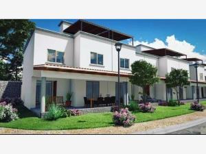 Casa en venta en Ahuatepec, Cuernavaca, Morelos Casa en venta en Ahuatepec, Cuernavaca, Morelos