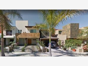 Casa en venta en Residencial Fluvial Vallarta, Puerto Vallarta, Jalisco