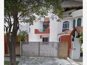 Casa en venta en Marina Vallarta, Puerto Vallarta, Jalisco